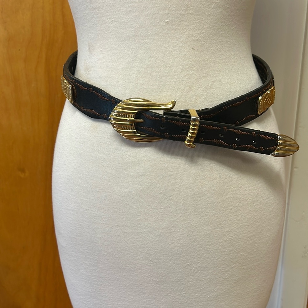 Adoppia Vita vintage leather embroidered metal medallion belt size 30/30